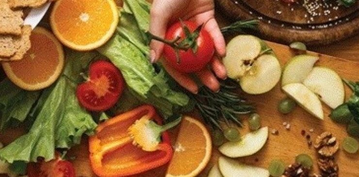 Yaz Aylarında Beslenmeye Dikkat: Sağlıklı Kalmanın Altın Kuralları