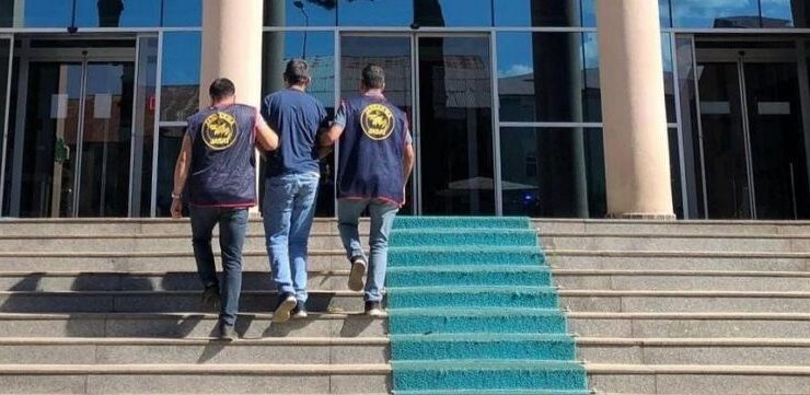 Aranan şahıs jandarma tarafından yakalandı