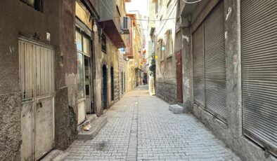 Diyarbakır’da kafelere silahlı ve ses bombalı saldırı
