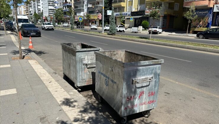 Diyarbakır’da Musa Anter Caddesi’nde kapaksız çöp konteynerleri kötü koku yayıyor