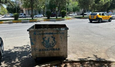 Diyarbakır’da çöp konteynerleri kokuyor
