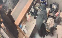 Döviz hırsızları suçüstü yakalandı