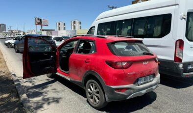 Diyarbakır’da otomobilde fenalaşan genç kız hastaneye kaldırıldı