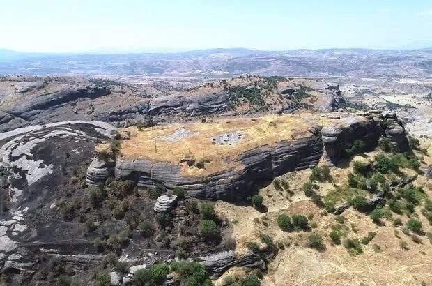 Kefrum Kalesi tarihine rağmen unutulmuş durumda