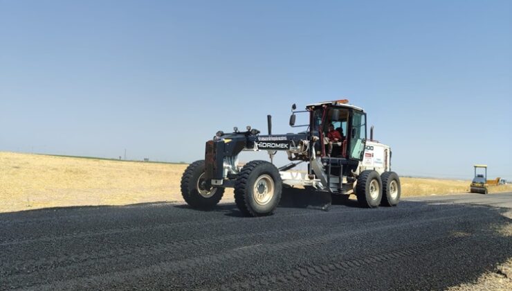 Kırsal mahallelerde yollar yenileniyor