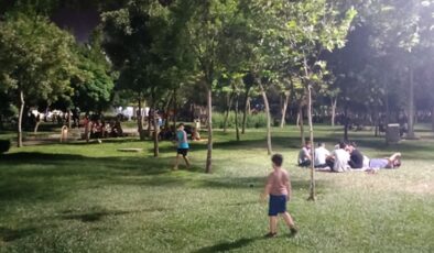 ”Akşamları parkta serinliyoruz”
