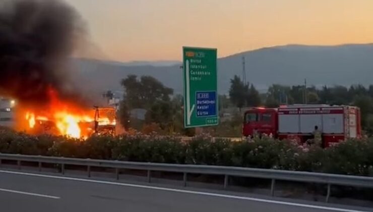 Yolcu otobüsü alev alev yandı
