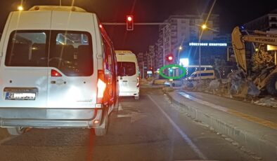 Şehir içi minibüsçülerin kuralsızlıkları çileden çıkarıyor
