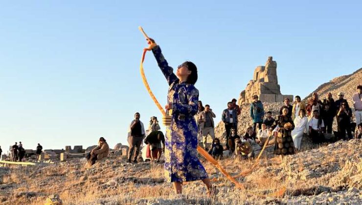 Kommagene Bienali’nde Nemrut gün doğumu okumaları