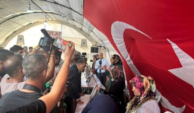 Diyarbakır AK Parti İl Başkanı Diyarbakır Annelerini Ziyaret Etti