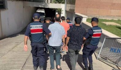 Kara para aklayan çeteye darbe: 2 milyon dolar ele geçirildi