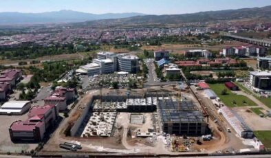 Bingöl’de sismik izolatörlü hastane yükseliyor