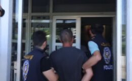 Bir kişi, tartıştığı eşini bıçaklayarak öldürdüğü iddiasıyla tutuklandı