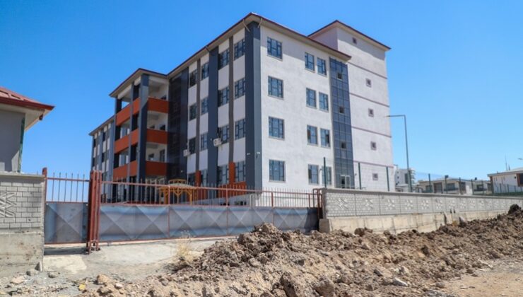 DİSKİ, 2 okul için içme suyu hattı döşüyor
