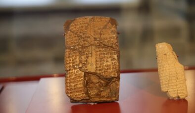 Diyarbakır’da 2 bin 648 yıllık kadın isimleri tablet dikkat çekiyor