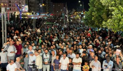 Diyarbakır’da kahve zincirine taşlı saldırı