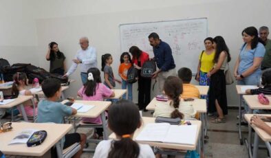 Diyarbakır’da kırtasiye malzemesi dağıtımı yapıldı