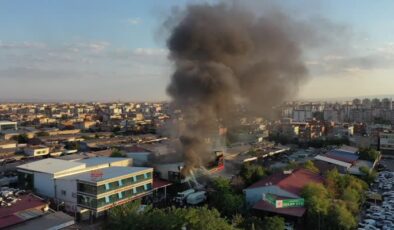 (DRON).2. Sanayi Sitesi’nde çıkan yangına müdahale ediliyor