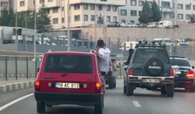 Düğün konvoyundaki tehlikeli yolculuk cep telefonu kamerasıyla görüntülendi