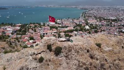 Fethiye Kalesi kazısında Apollon heykel başı bulundu