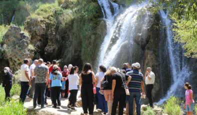 Girlevik Şelalesi’ne yaz akını
