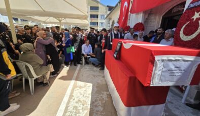Görevde kalp krizi geçiren astsubay toprağa verildi