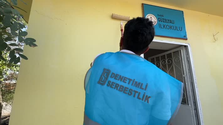 Hükümlüler Elazığ’da okulları eğitime hazırladı