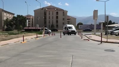 İki aracın çarpıştığı kazada 4 kişi öldü, 2 kişi yaralandı