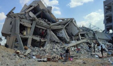 İsrail ordusu Deir el-Balah’ta büyük yıkım bıraktı
