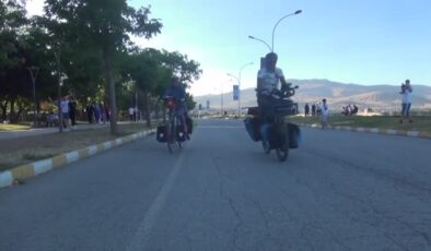 Emekli çiftin 97 günlük Türkiye turu Tatvan’a ulaştı