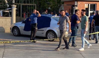 Karısını bıçaklayan cani, oğlunun gözü önünde vahşeti yaşattı