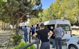 Korku dolu anlar, sokak ortasında etrafa ateş açtı