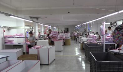 Köydeki bu tekstil fabrikası 50 kişiye istihdam sağlıyor