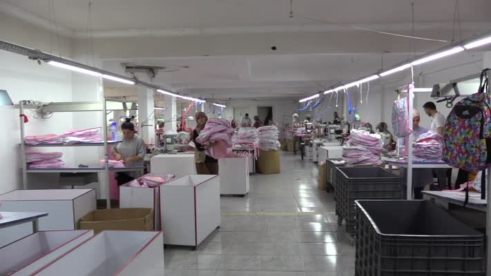 Köydeki bu tekstil fabrikası 50 kişiye istihdam sağlıyor