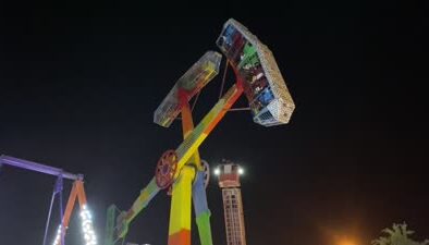 Lunaparkta yüksekte asılı kalan 23 kişi kurtarıldı