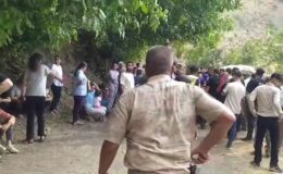 Şarampole devrilen kamyonetteki 7 güvenlik korucusu yaralandı