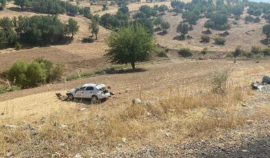 Şarampole devrilen otomobilde 1 ölü, 3 yaralı