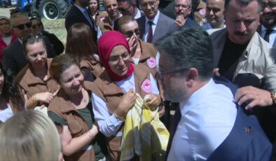 Tarım ve Orman Bakanı Yumaklı, üzüm hasadına katıldı