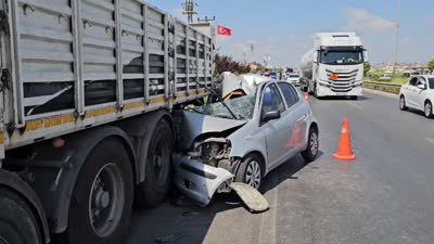 Tıra çarpan otomobilde 1 kişi hayatını kaybetti