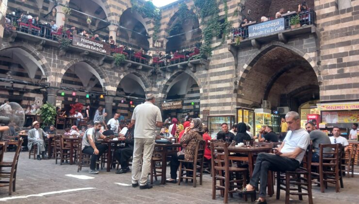 Diyarbakır hafta sonu turist akınına uğradı