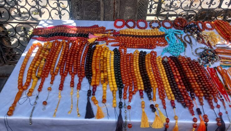 Diyarbakır’da hediyelik tespihler göz dolduruyor