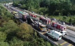 Zincirleme trafik kazasında 1 kişi öldü, 7 kişi yaralandı