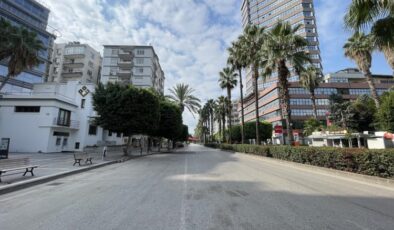 Adana’da kavuran sıcaklardan sokaklar boş kaldı