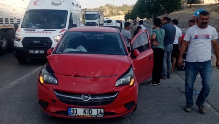 Yola dökülen yağ nedeniyle 6 araç birbirine girdi: 2 yaralı