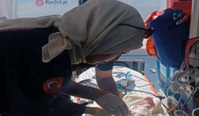 Ambulans uçak 44 günlük bebek için havalandı