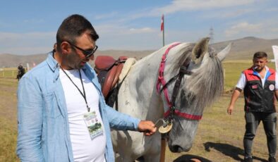 Rahvan At Yarışı final koşuları, sağanak ve dolu sebebiyle ertelendi