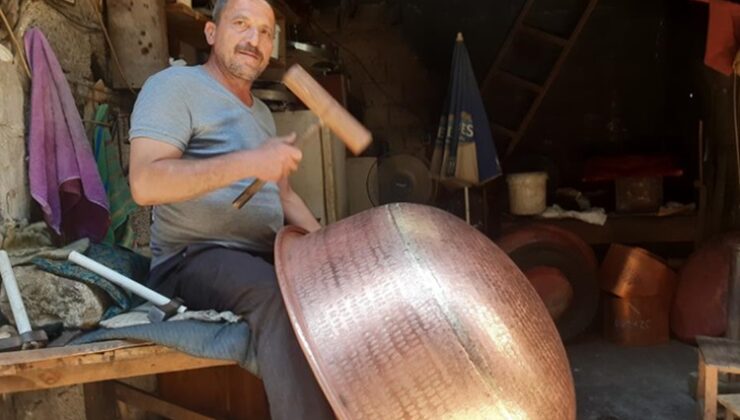 Yıllardır bakırdan lokum kazanları yapıyor