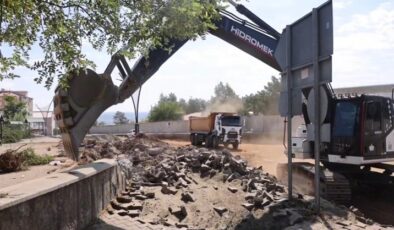 Bingöl belediyesi yol genişletme çalışmalarına devam ediyor