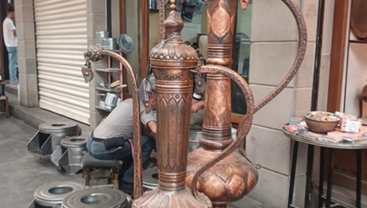 Diyarbakır’ın tarihi bakırcılar çarşısında devasa bakır sürahiler ilgi çekti