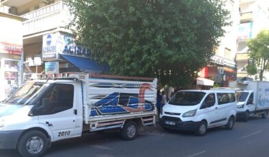 Otobüs durakları işgal altında